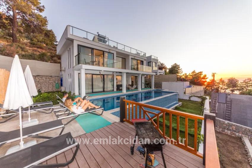 In Faralya eine Villa mit Meeresblick