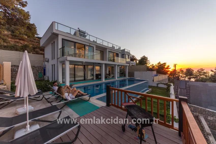 In Faralya eine Villa mit Meeresblick