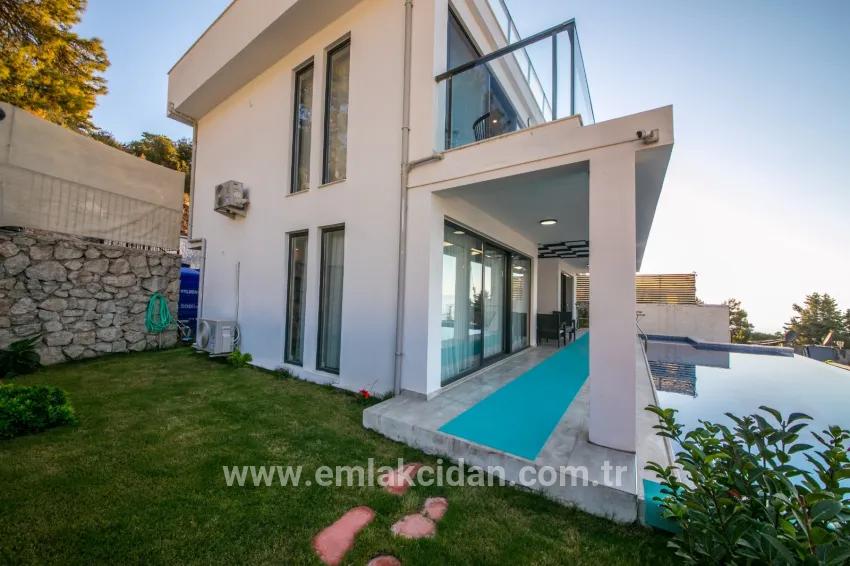 In Faralya eine Villa mit Meeresblick
