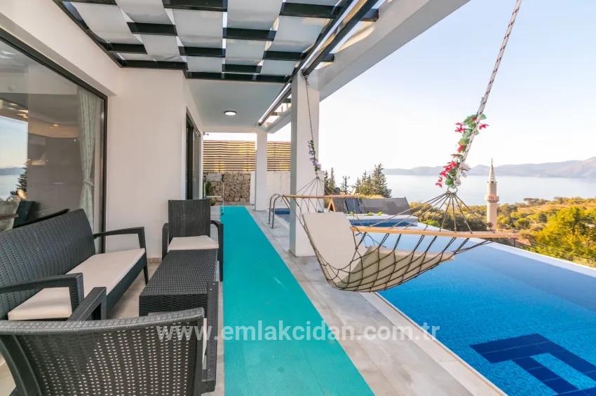 In Faralya eine Villa mit Meeresblick