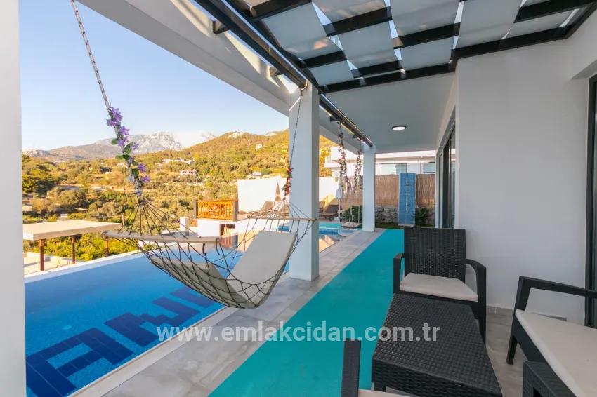 In Faralya eine Villa mit Meeresblick