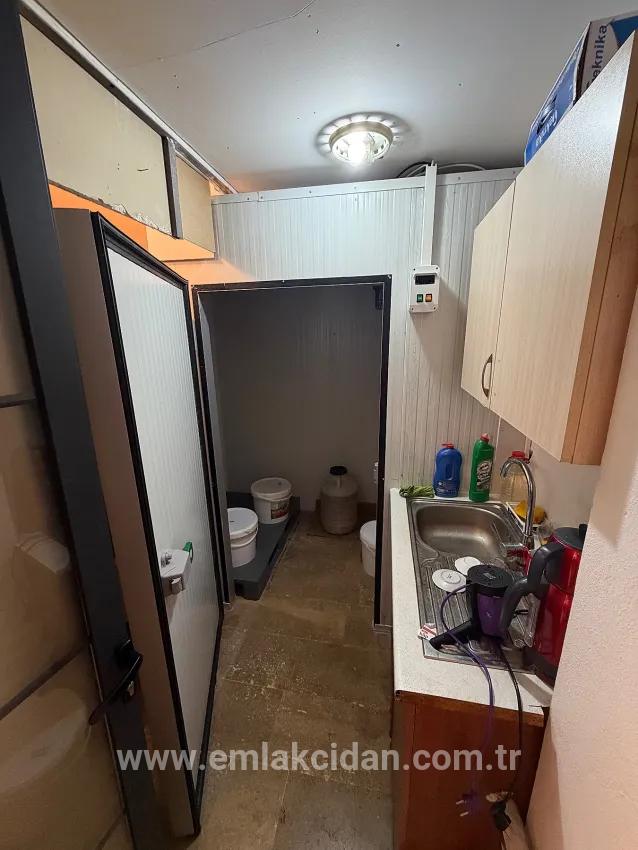 Armutalan Zentrum satılık 50 m2 Straße Über der Laden