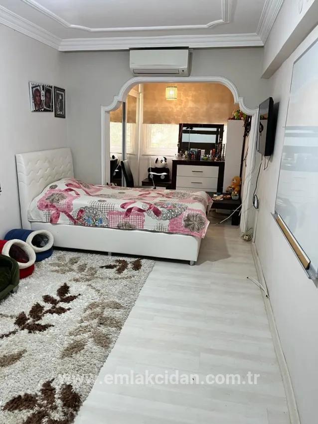 Hügel Viertel mit Parkplatz 3+1 zum Verkauf stehende Wohnung