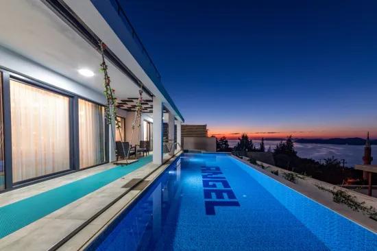 In Faralya eine Villa mit Meeresblick