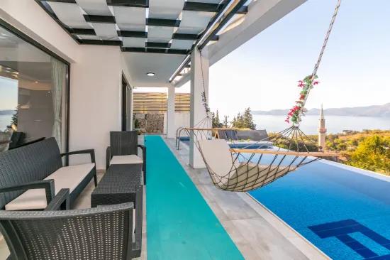 In Faralya eine Villa mit Meeresblick
