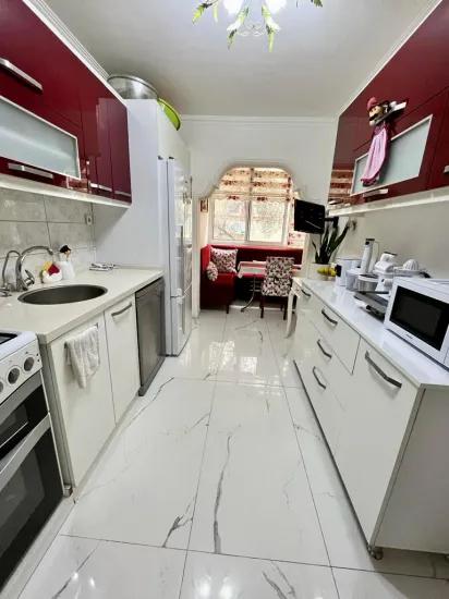 Im Tepe Viertel mit Parkplatz 3+1 Wohnung zum Verkauf