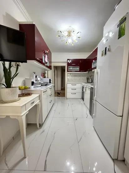 Im Tepe Viertel mit Parkplatz 3+1 Wohnung zum Verkauf