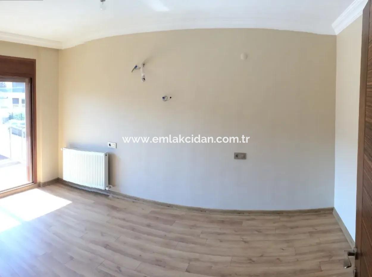 Marmaris Armutalan, Freistehende Villa Für Verkauf, 4 Zimmer, 1 Wohnzimmer, Zweibettzimmer Mit Garten