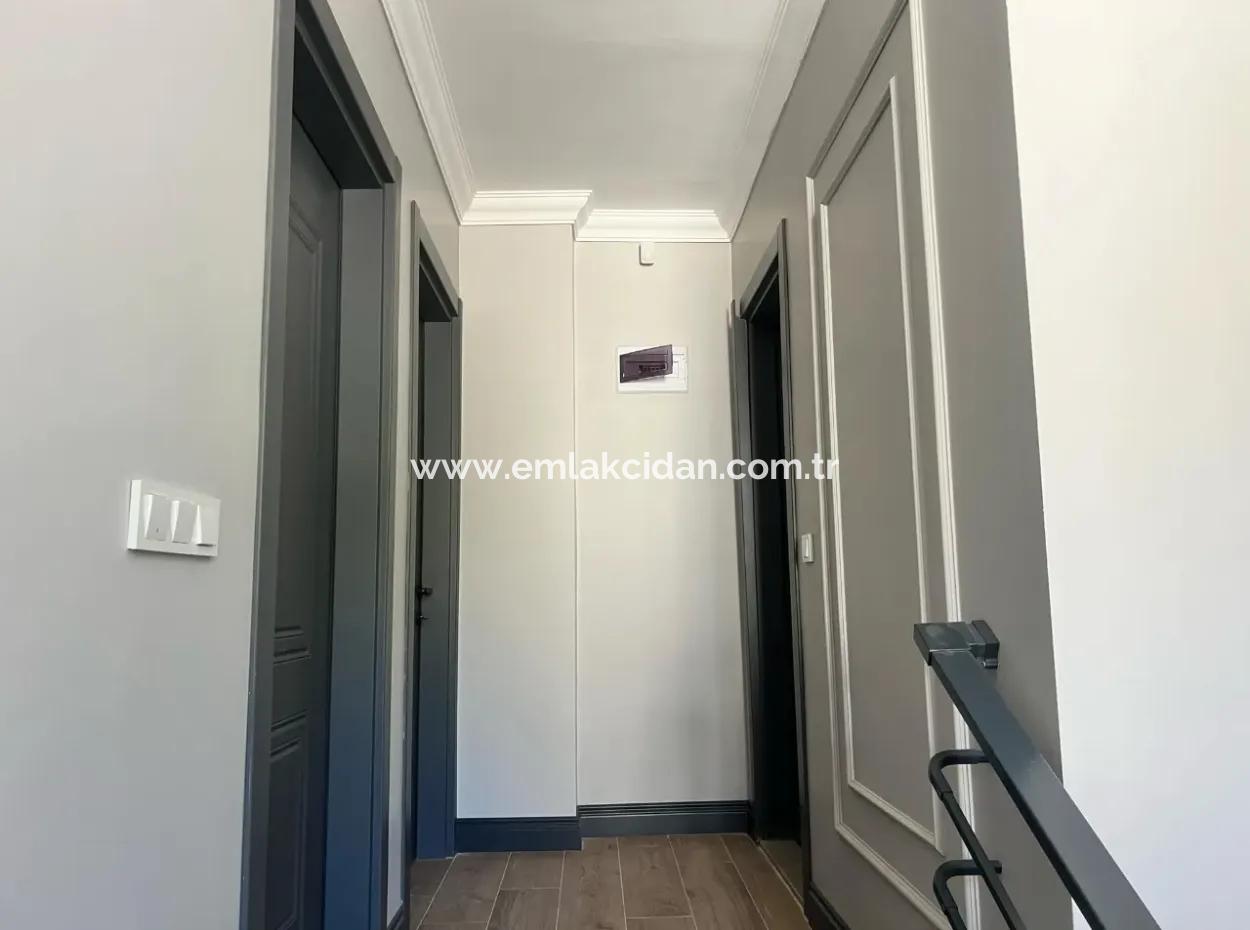 Herrlicher Blick Auf Die Natur Freistehender Garten Mit Parkplatz, Pool Mit Swimmingpool, 3 Zimmer, 4 Bäder, Ultra-Luxusvilla Zum Verkauf, 3 Etagen Auf Einem 500M2 Großen Grundstück