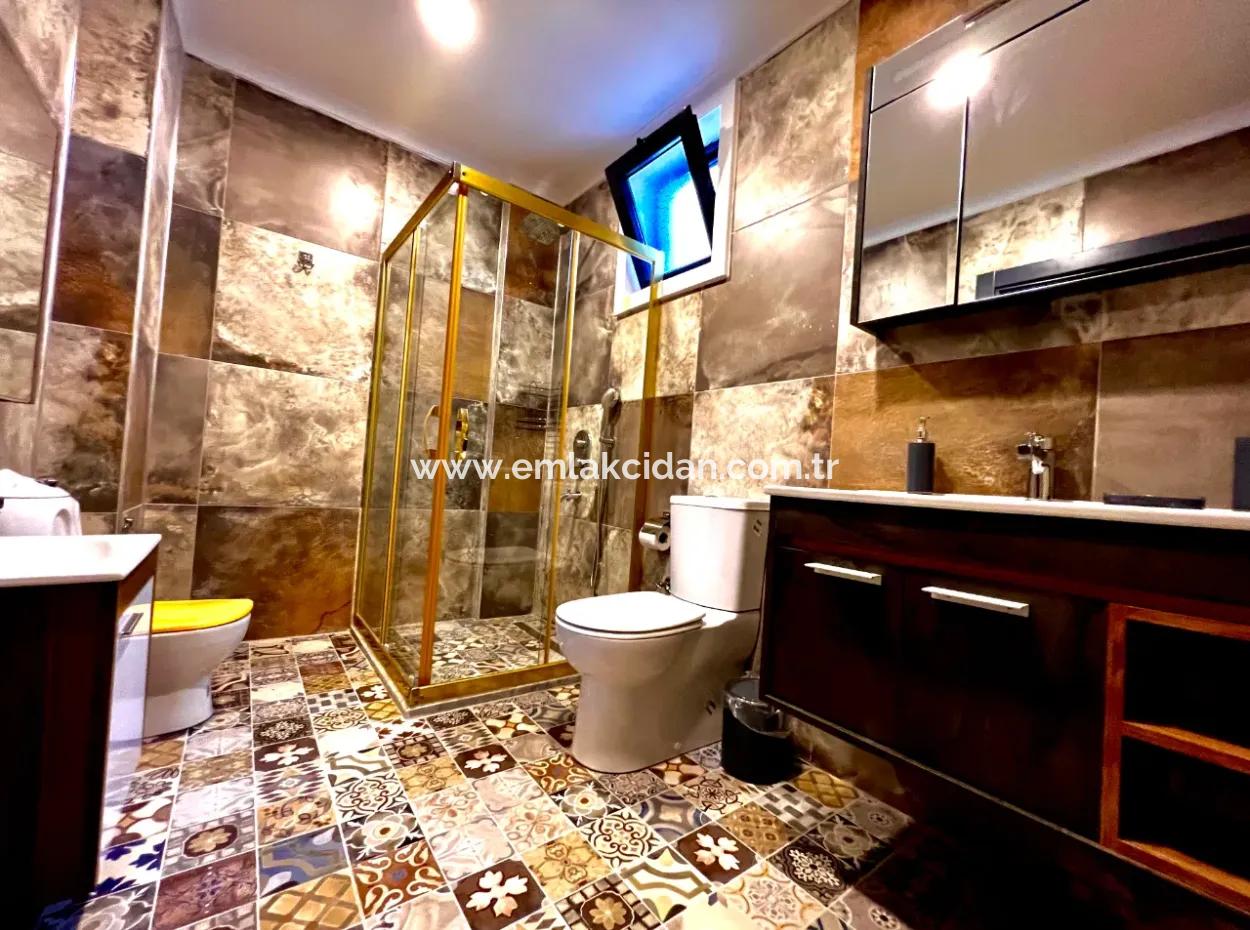 Villa Zu Verkaufen In Marmaris Çetibeli Mit 3 Swimmingpools Und Kinderbecken Und Hausmeisterhaus Auf 780M2 Grundstück