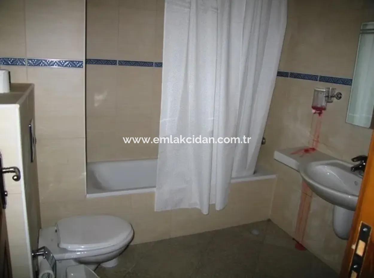 Im Bezirk Atakoy, Pool, 340M2 Bauernhaus Mit 4300M2 7 Zimmer 2 Wohnzimmer