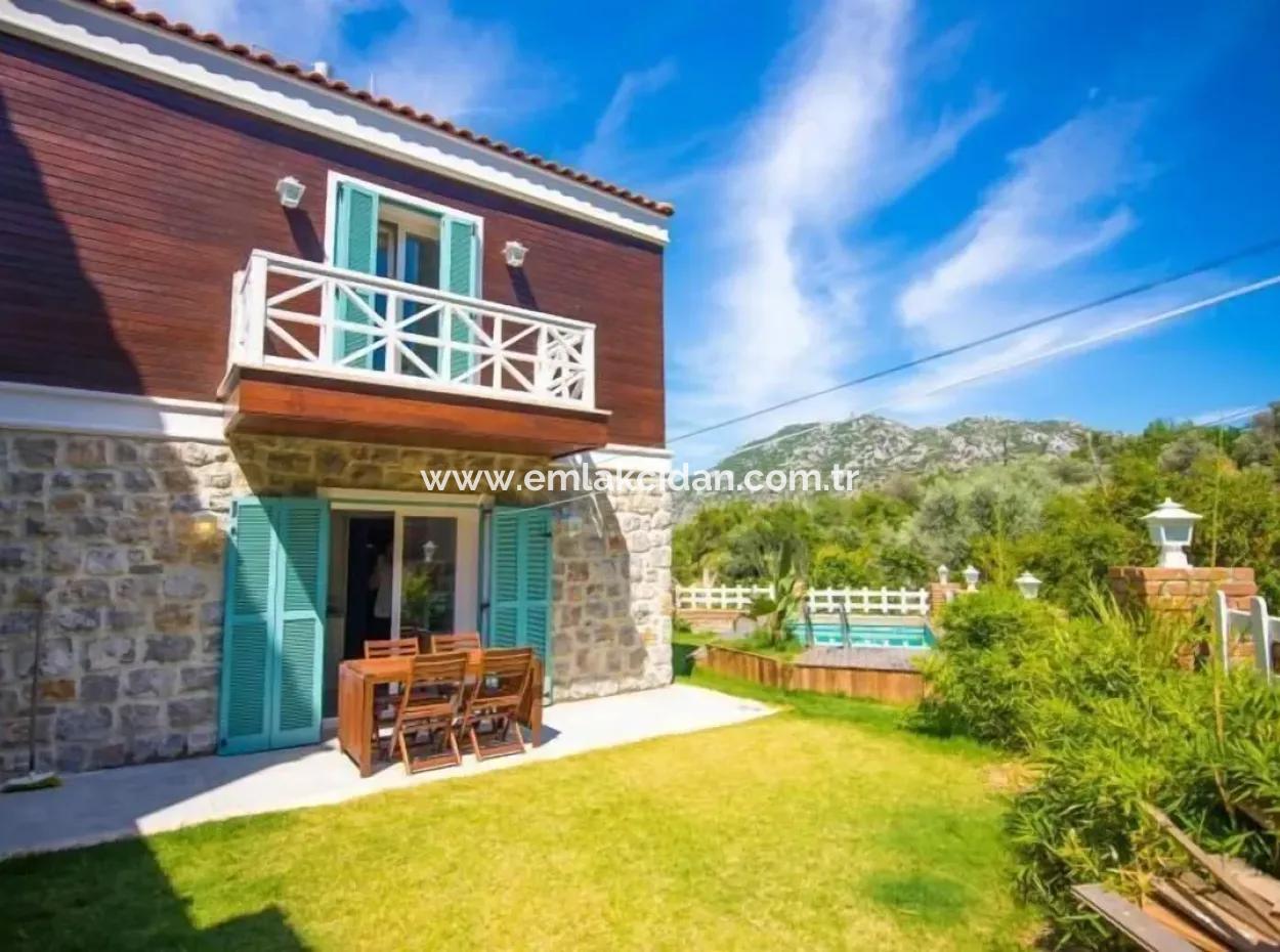 3 Zimmer 1 Wohnzimmer 140M2 2 Villen Zum Verkauf Mit Pool Mit Herrlichem Meerblick Im Viertel Selimiye Im Bezirk Marmaris