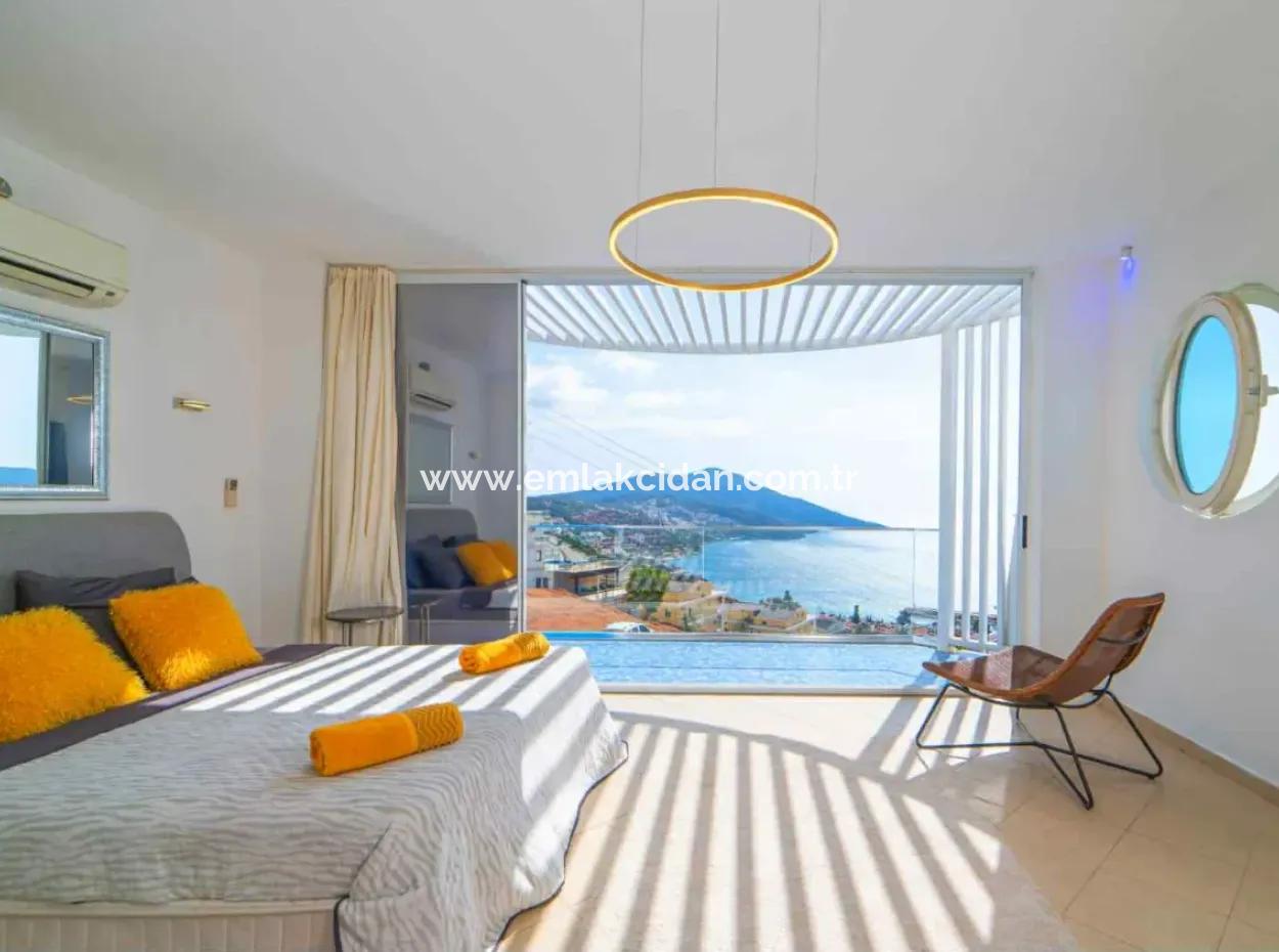 Eine Freistehende Villa Zum Verkauf Mit Einem Herrlichen Pool Mit Meerblick In Kalkan Ist Eine Maßgeschneiderte Villa