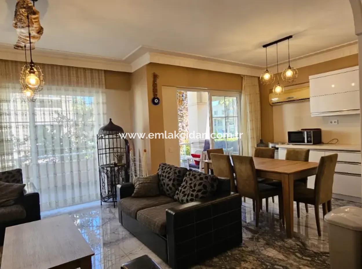 Camiavlu Neighborhood 3 1 Rückwärtsduplex Zum Verkauf Auf Einem Sicheren Gelände Mit Pool