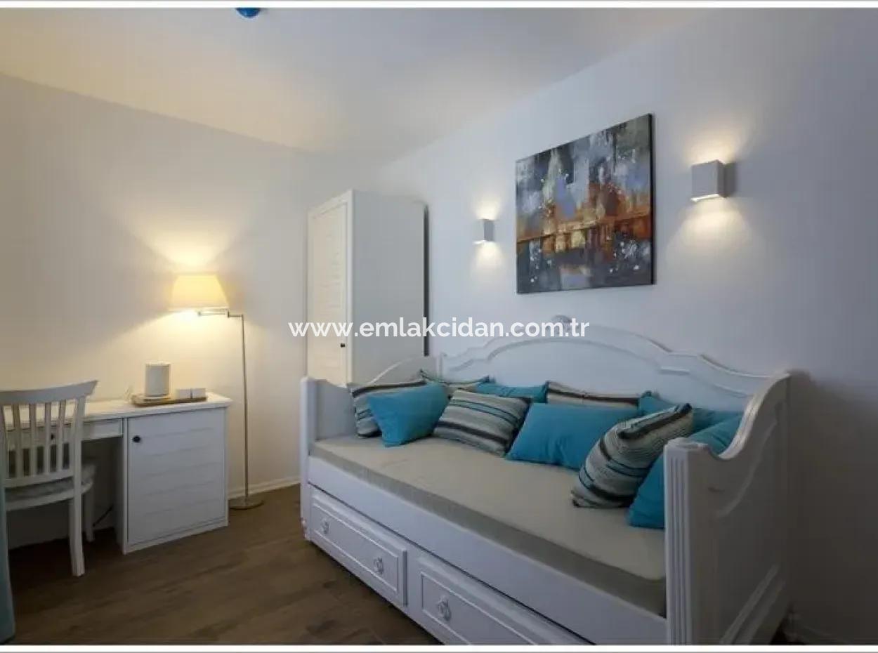 Zum Verkauf Am Meer In Einer Entfernung Von 40 Km Von Marmaris Hotel Handtücher