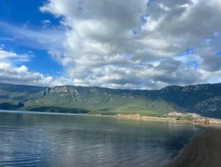 Luxuswohnung Zum Verkauf Mit Swimmingpool Im Stadtteil Gökçe Des Bezirks Ula Der Provinz Muğla 2 Km Zum Meer Mit Blick Auf Den Wald