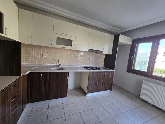 3+1 Zu Vermietende Wohnung Im Jungen Gebäude Im Viertel Çıldır