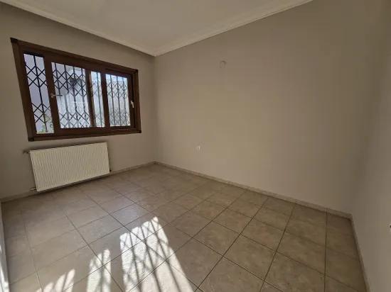 3+1 Zu Vermietende Wohnung Im Jungen Gebäude Im Viertel Çıldır