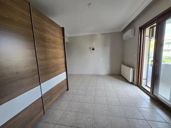 3+1 Zu Vermietende Wohnung Im Jungen Gebäude Im Viertel Çıldır
