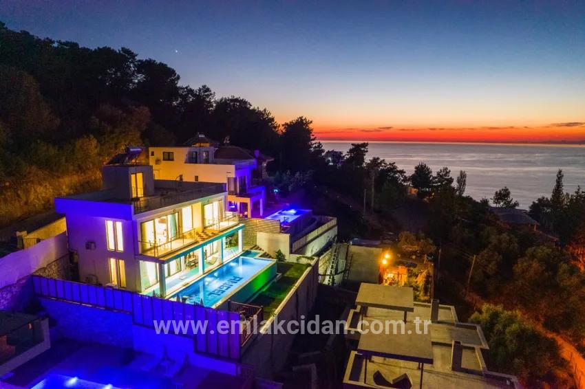 4+1 Bedroom Detached house For sale in Faralya Nbh. Fethiye - 500 m²