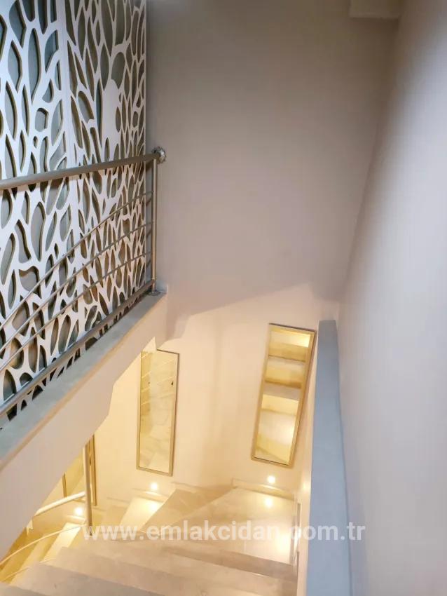 In Çildır neighbourhood, a 2+1 storey garden-owned flat for sale