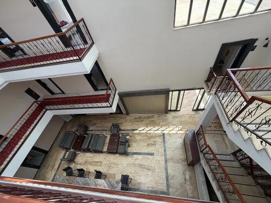 In the centre of Marmaris furnished rental 1+0 flat
