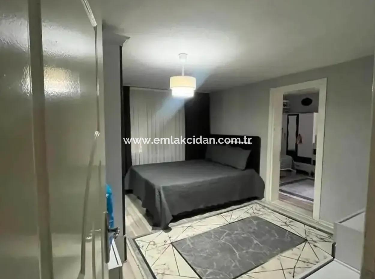 Camiavlu Neighborhood Building With 5 Flats For Sale