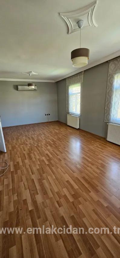 В İçmeler'de краткосрочная аренда 2+1 квартиры, кухня, отличная квартира