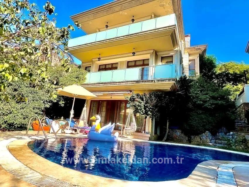 Для продажи Семейный дом 4+2 в Armutalan Marmaris - 970 m²
