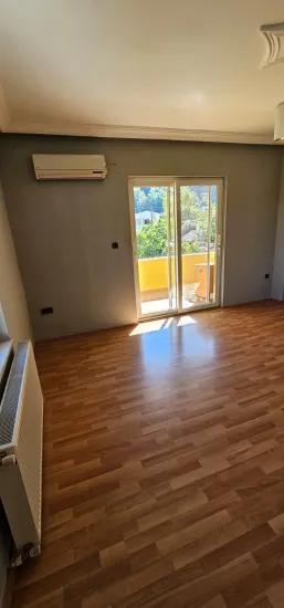 В İçmeler'de краткосрочная аренда 2+1 квартиры, кухня, отличная квартира