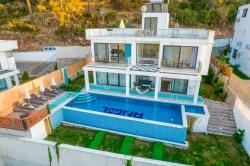 Для продажи Семейный дом 4+1 в Faralya Fethiye - 500 m²