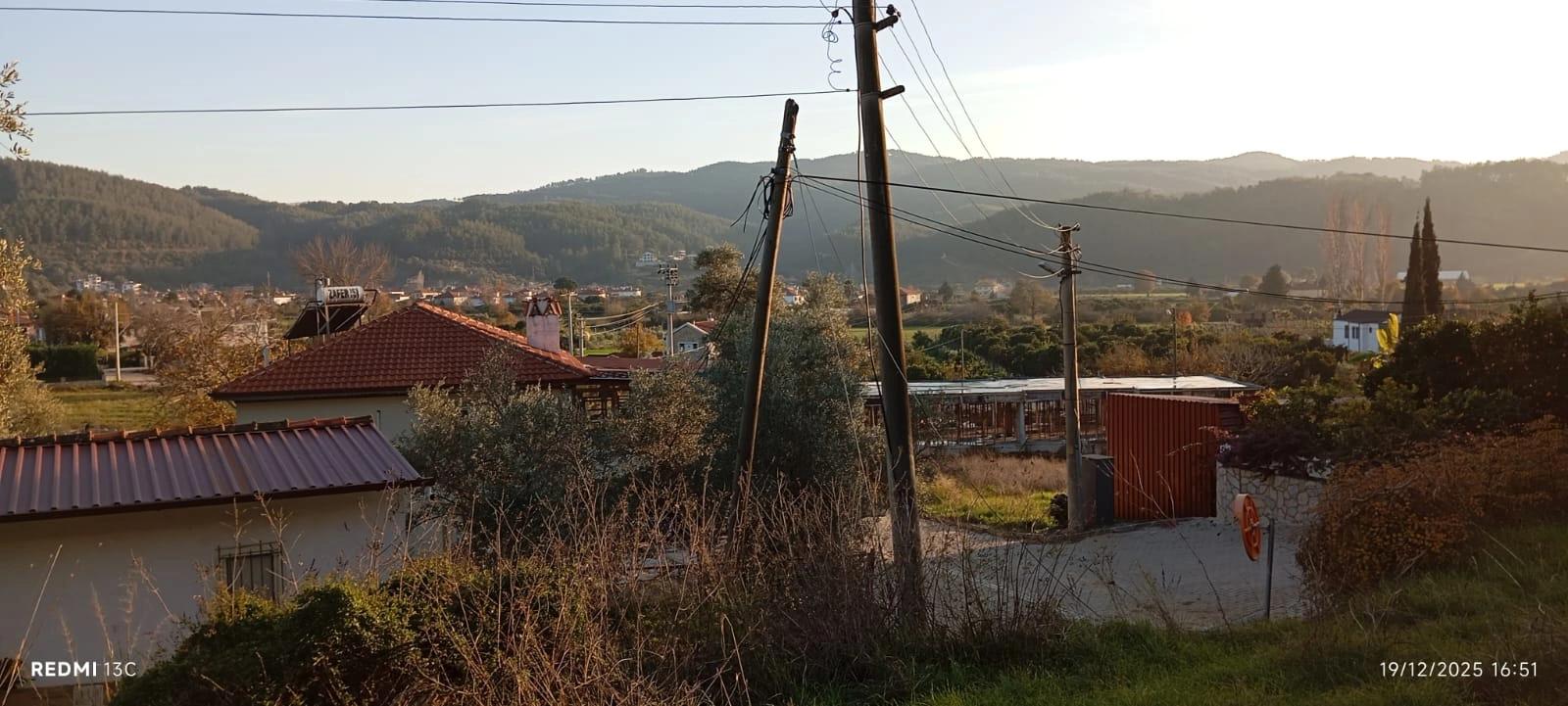 Akyaka,ya 8 Km Uzaklıkta 15 Odalı Villa Projesi Çizilmiş 1186 M2 Satılık Arsa