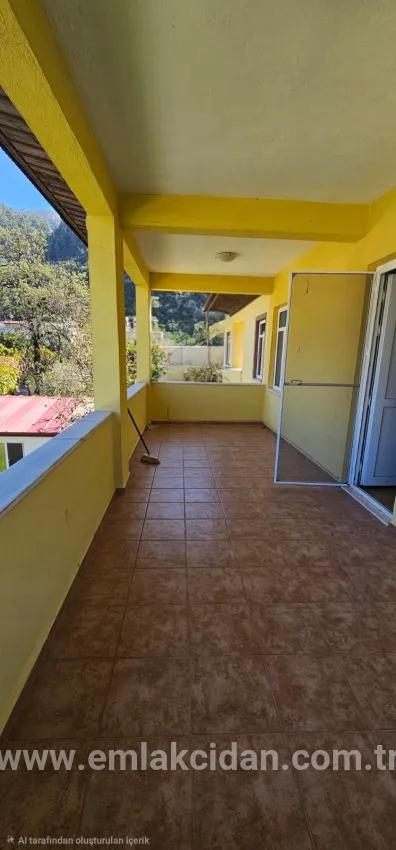 İçmeler'de kiralık 2+1 daire, mutfak, mükemmel bir daire