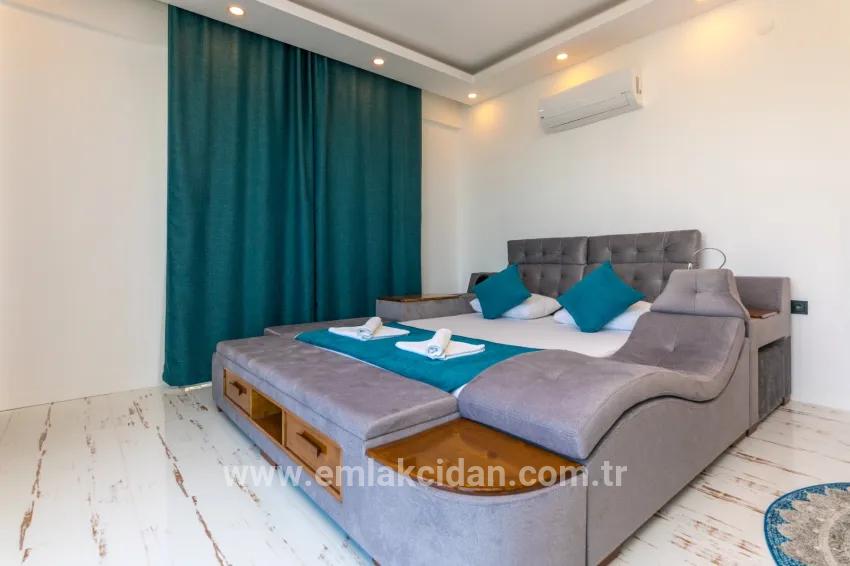 Fethiye Faralya Mah. Satılık 4+1 Müstakil ev - 500 m²