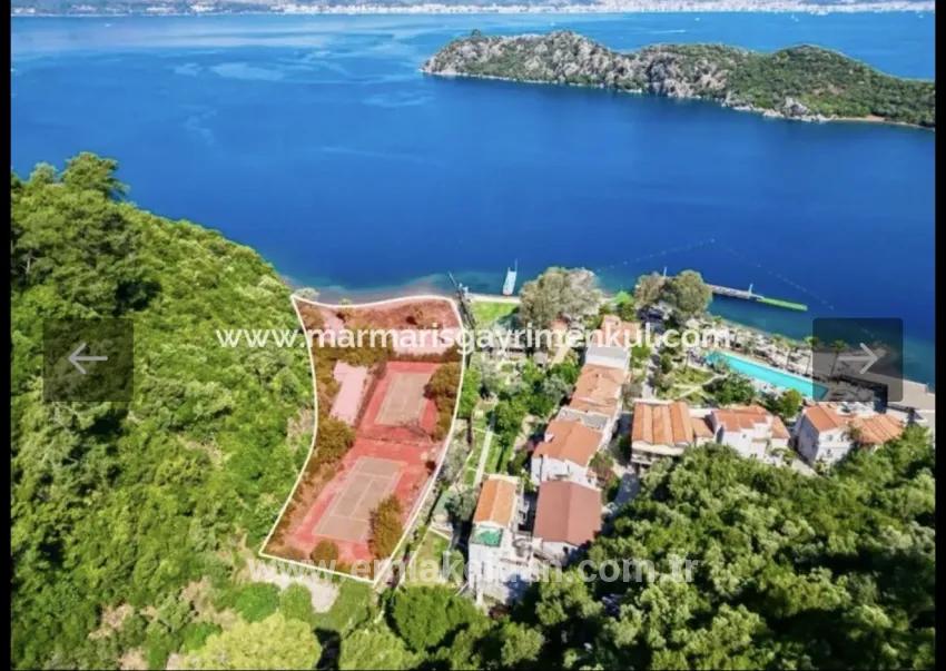 Marmaris Adaköy mevkiinde 4500m2 denize sıfır Özel mülk
