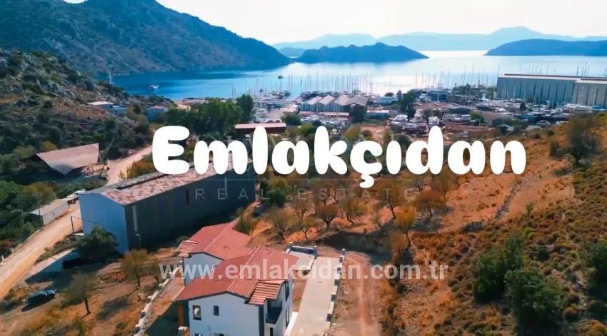 Marmaris Bozburun mahallesinde muhteşem deniz manzaralı 4+1 sıfır 170 m2 satılık villa