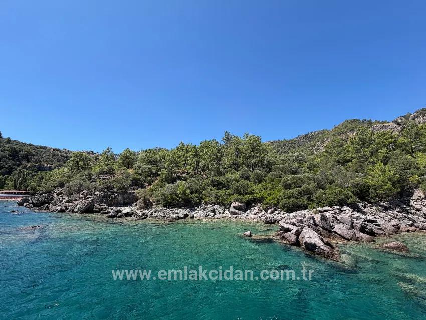 Marmaris Turunç koyunda denize sıfır 4700 m2 kontrollü kullanım alanı