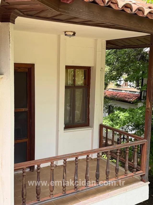 Bencik köyünde yeşil deniz sitesinde satılık villa