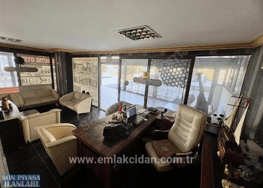 Marmaris merkezinde köşe başında 128 m2 satılık dükkan
