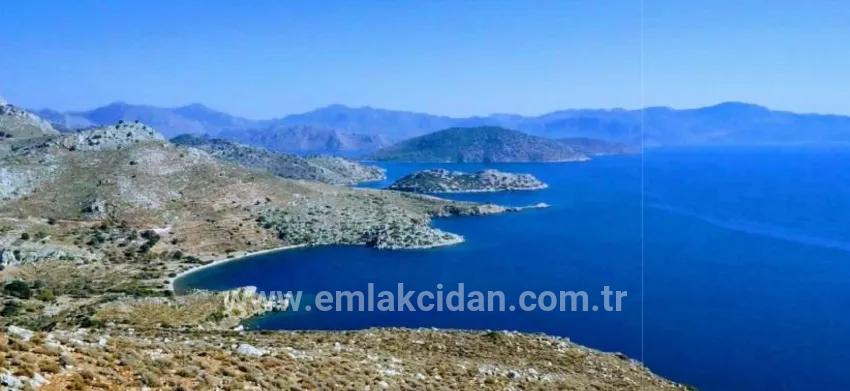 Marmaris Bozburun mahallesinde 32.000m2 arsa Üzerinde İsimleri alınmış yat Çekek yeri