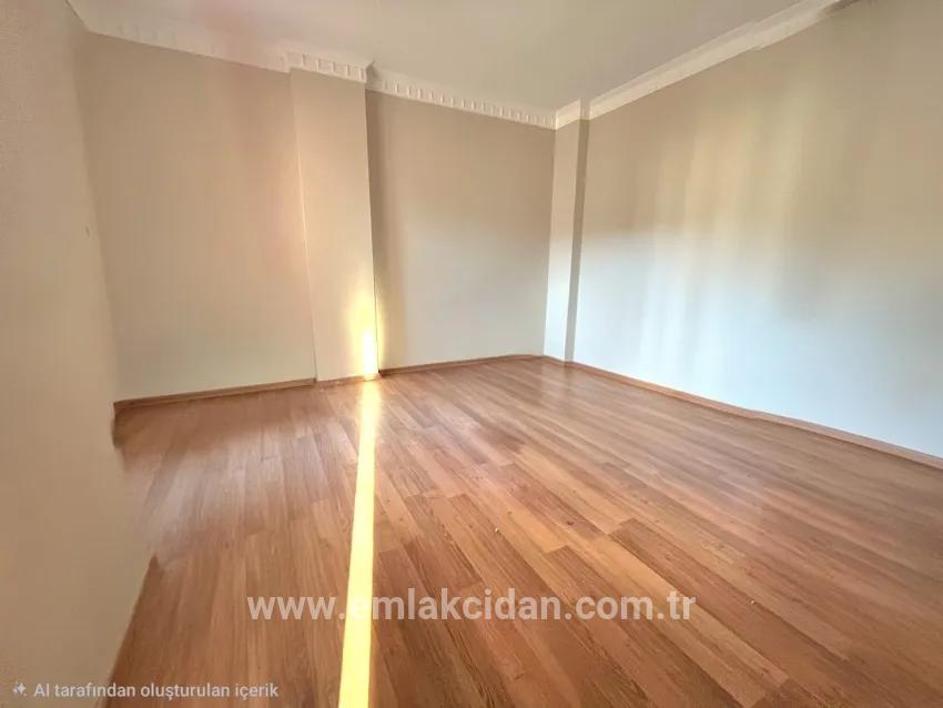 Marmaris'in en prestijli sitesinde satılık 3+1 Üst dubleks daire