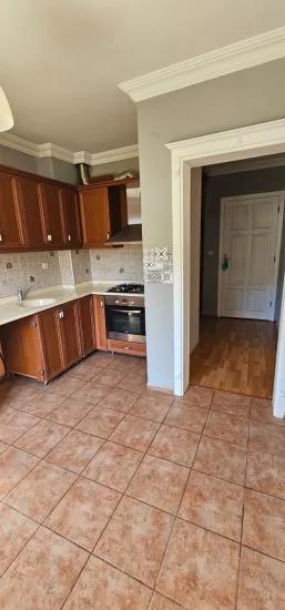 İçmeler'de kiralık 2+1 daire, mutfak, mükemmel bir daire