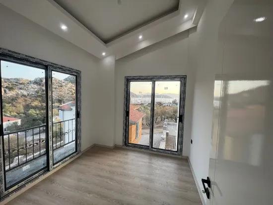 Marmaris Bozburun mahallesinde muhteşem deniz manzaralı 4+1 sıfır 170 m2 satılık villa