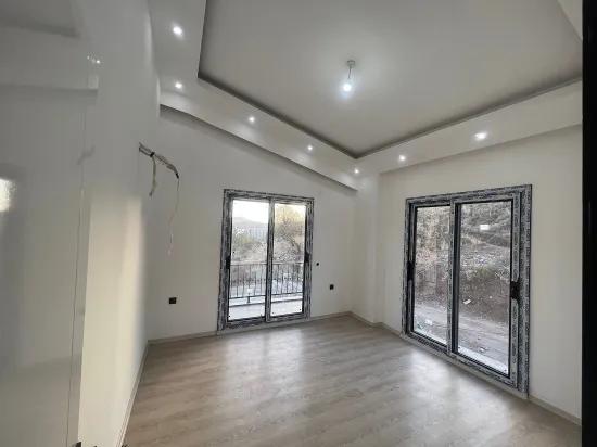 Marmaris Bozburun mahallesinde muhteşem deniz manzaralı 4+1 sıfır 170 m2 satılık villa