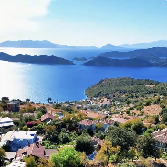 Söğüt köyünde Simi adası ve deniz manzaralı ekolojik turizm İmarlı 2100 m2 tarla