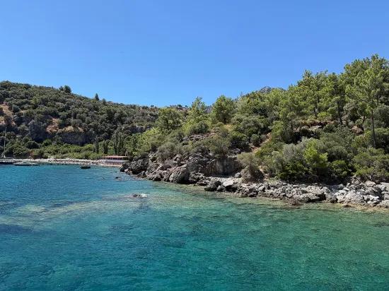 Marmaris Turunç koyunda denize sıfır 4700 m2 kontrollü kullanım alanı