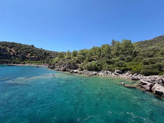 Marmaris Turunç koyunda denize sıfır 4700 m2 kontrollü kullanım alanı