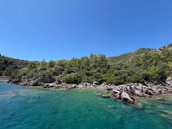 Marmaris Turunç koyunda denize sıfır 4700 m2 kontrollü kullanım alanı
