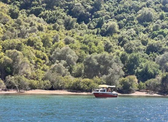 Marmaris cennet adasında satılık 2000 m2 köy
