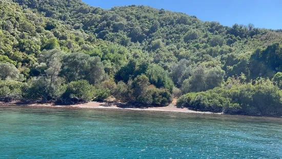 Marmaris cennet adasında satılık 2000 m2 köy